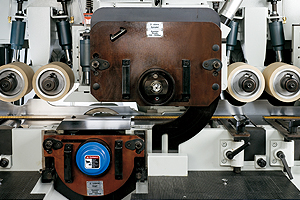 Автоматические четырехсторонние станки Unimax серия Hypermac скорость строжки до 90 м/мин 12