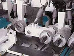 Автоматические четырехсторонние станки Unimax серия Hypermac скорость строжки до 90 м/мин 15